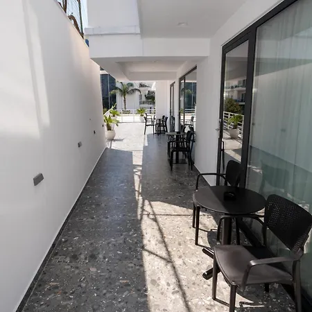 Abi's Ξενοδοχείο Σαράντα