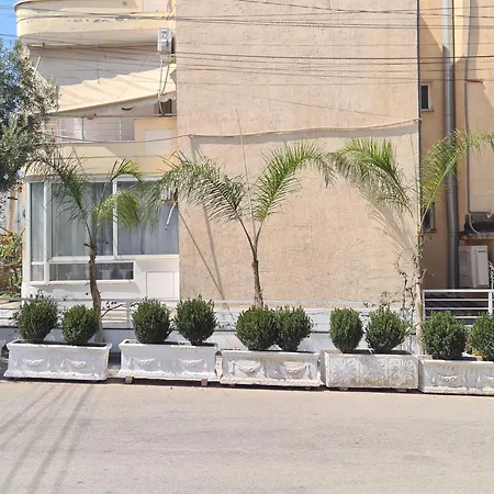 Abi's Ξενοδοχείο *