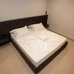 Abi's * Sarandë